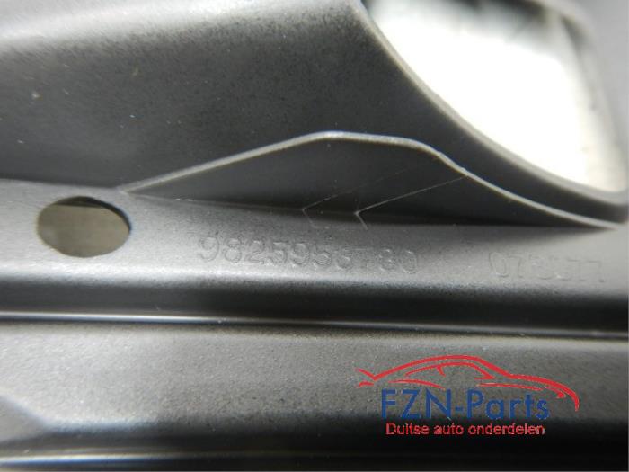Peugeot 2008 2020 Mistlampkap Rechts Hoogglans Zwart