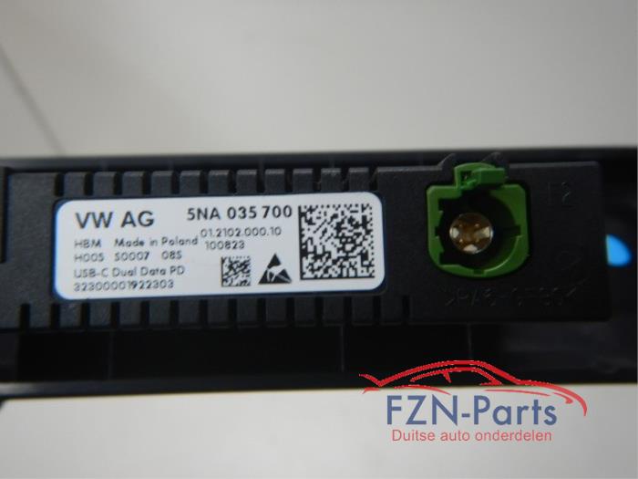 VW Golf 8 Middenconsole USB-C + Inleg