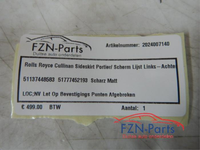 Zijskirt links Rolls Royce Cullinan (22727535)