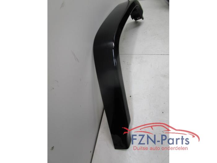 Wielrand achter Mercedes G-Klasse (22738507)