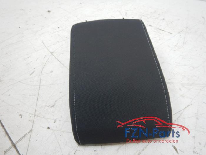 VW Golf 8 Armsteun Stof