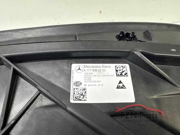Mercedes-Benz A-Klasse W177 Koplamp Rechts Halogeen