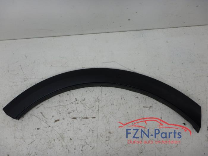 Wielrand achter Audi Q8 (22744104)