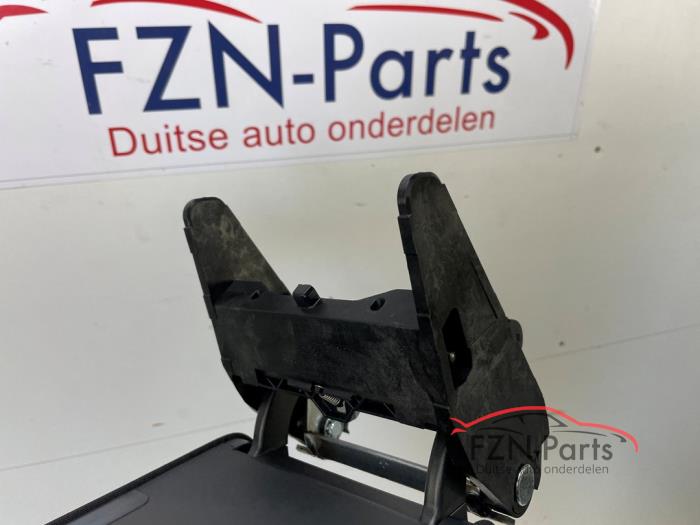 VW Touran 5TA Armleuning Stof Witte Sticksel