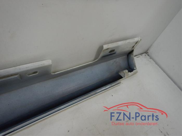 Zijskirt rechts Mercedes B-Klasse (22727843)