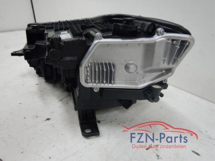 VW Caddy 2K8 Koplamp Rechts VOLLED