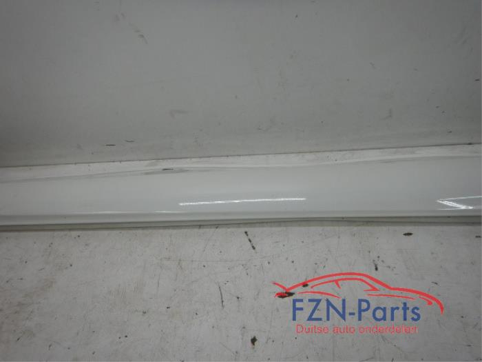 Zijskirt rechts Mercedes B-Klasse (22727843)