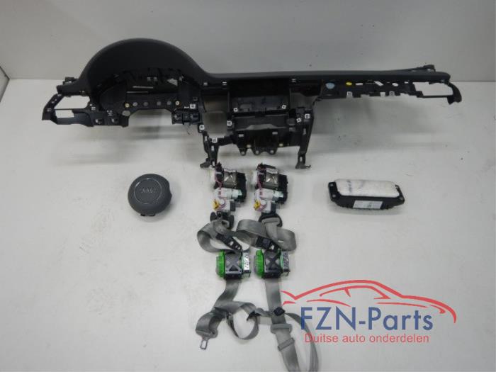 Airbag set + dashboard Audi A8 (22727715)