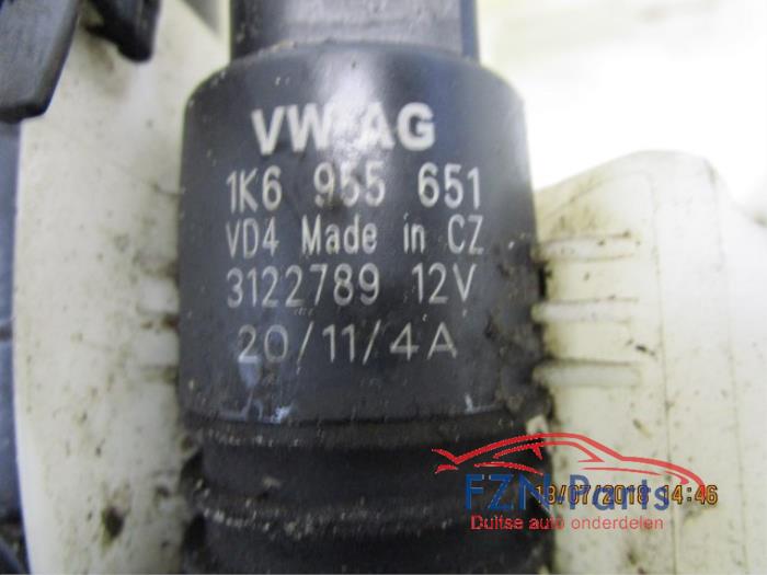 Ruitensproeiertank voor Volkswagen Passat (22739497)
