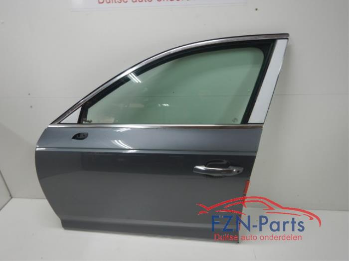 Portier 4Deurs links-voor Audi A4 (22723255)