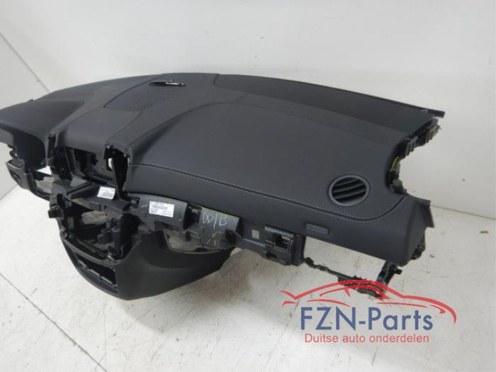 Dashboard Mercedes GLE (22744437)