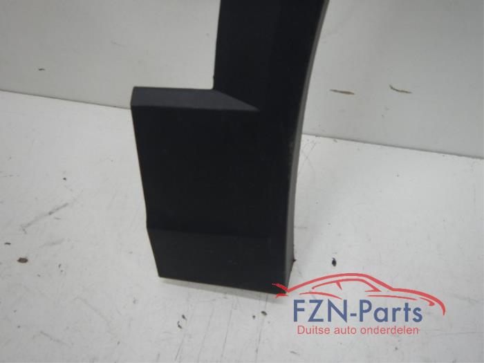 Wielrand achter Volkswagen T-Roc (22740555)