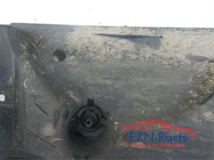 VW T-Cross Bodemplaat Links