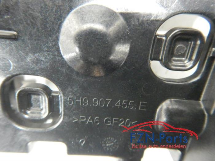 VW Golf 8 Variant Side-Assist Houder Links