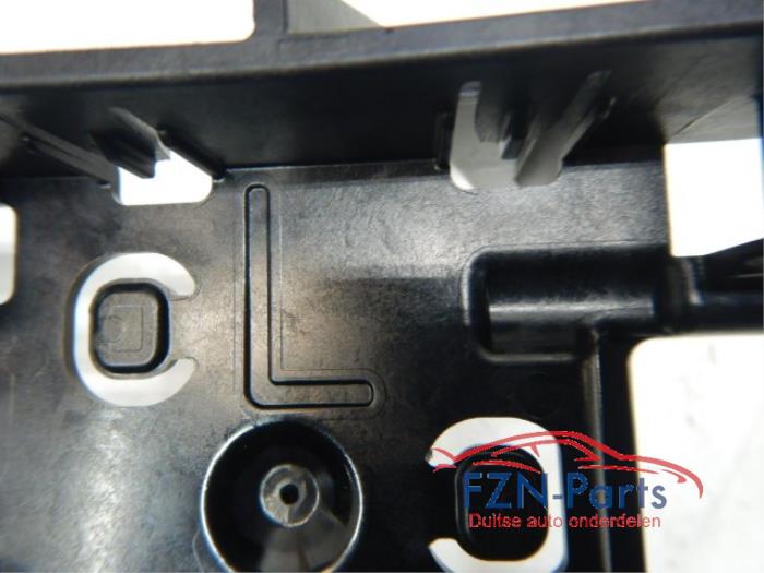 VW Golf 8 Variant Side-Assist Houder Links