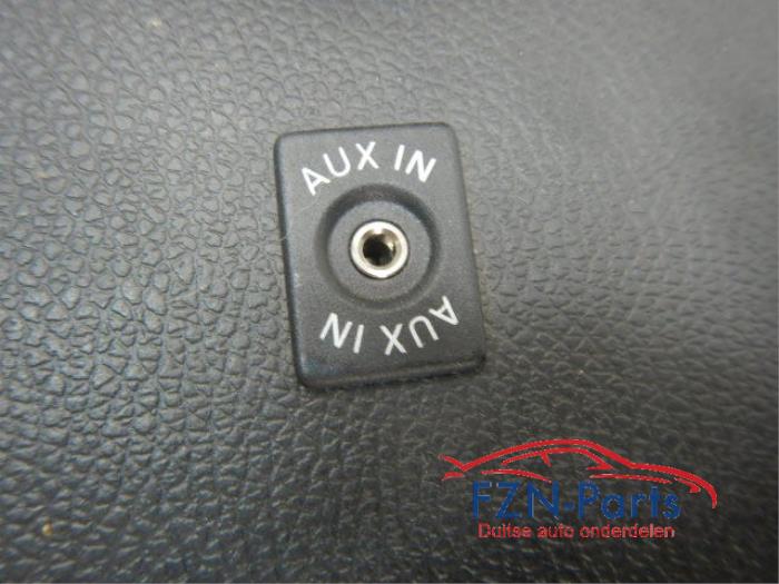 VW Golf 6 GTI 1K8 Armsteun Stof Media