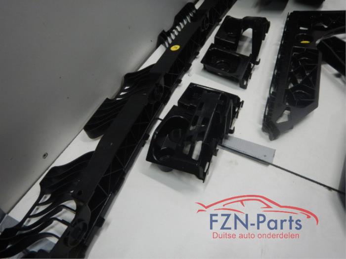 VW Tiguan 571 Bumpergeleider set Achterzijde Bumper geleider L + R