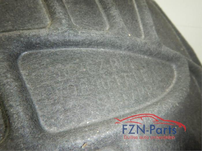 Audi A4 8W Modderkuip Links-Achter