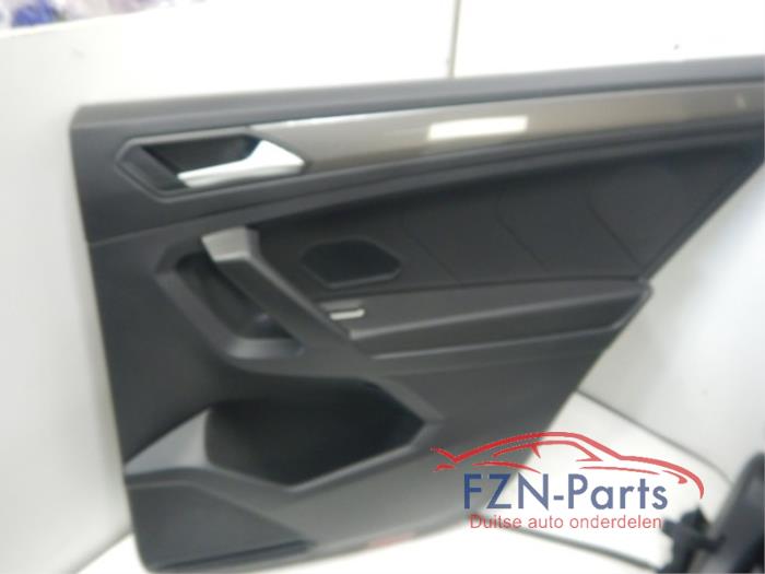 VW Tiguan 5NN Allspace Interieur Leer Middenconsole Stoelverwarming geen airbags, oude overzetten Mist voorste deurpanelen 2KM oudInterieur voorstoelen achterbank middenconsole deurpanelen achter 1.6 TDI 122007 01-05-2016 01-06-2020
1.4 eHybrid 143258 01-11-2020 07-03-2024
2.0 TSI 4motion 135157 01-09-2018 01-07-2020
2.0 TSI 4motion 121841 01-06-2016 07-03-2024
2.0 TSI 4motion 143253 01-01-2021 07-03-2024
1.4 TSI 119768 01-05-2016 07-03-2024
2.0 TDI 4motion 119690 01-04-2016 01-07-2020
1.5 TSI 140708 01-07-2018 07-03-2024
2.0 TSI 4motion 118646 01-01-2016 07-03-2024
1.4 TSI 4motion