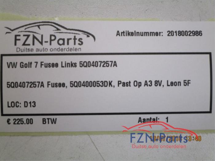 Fusee links-voor Volkswagen Golf (22729826)
