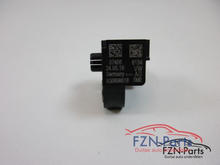Airbag Sensor Volkswagen Tiguan (22738439)