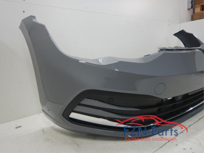 VW Golf 8 Voorbumper 4PDC LC9X Chroom