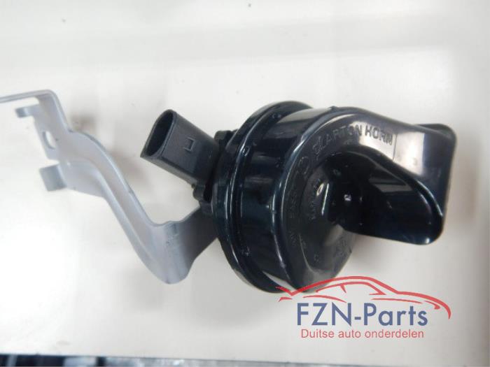 VW Golf 8 Claxon Met Houder