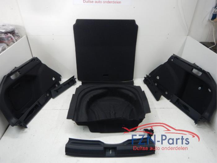 VW Golf 8 Variant Achterklep Bekleding + Instap + Laadvloer