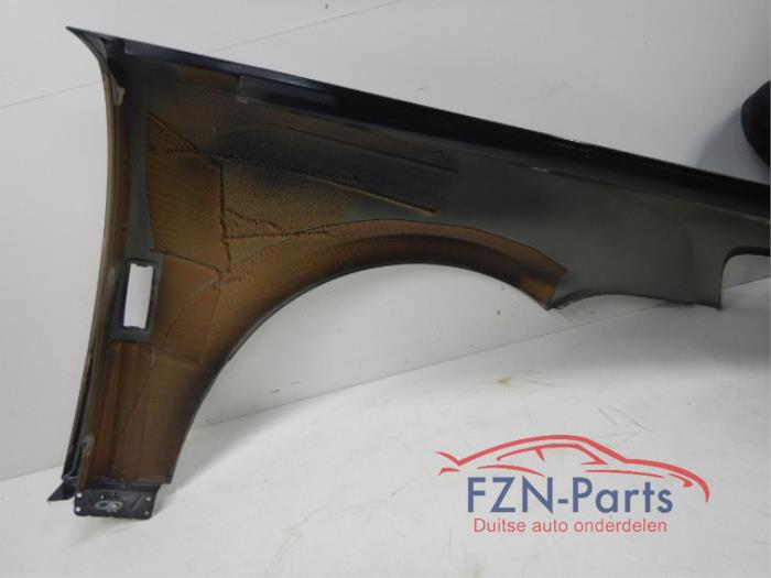 Scherm links-voor Rolls Royce Cullinan (22724208)