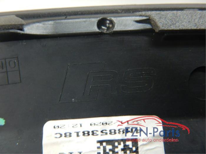 Wielrand achter Audi Q8 (22744104)