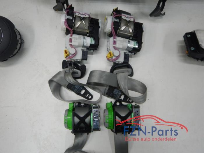 Airbag set + dashboard Audi A8 (22727715)