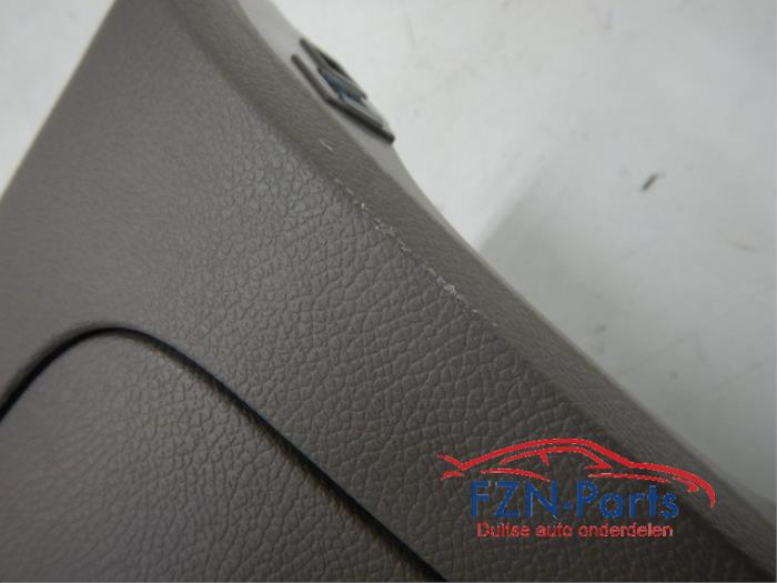 VW Golf 6 Cabrio Dashboard Kast
