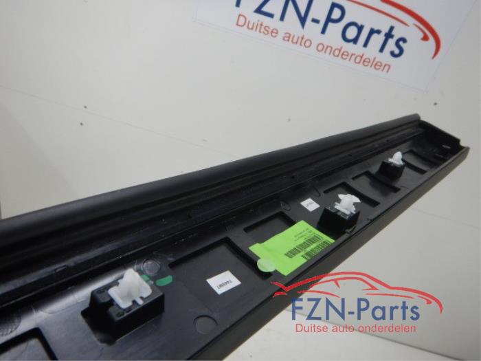 Zijskirt rechts Rolls Royce Cullinan (22727840)