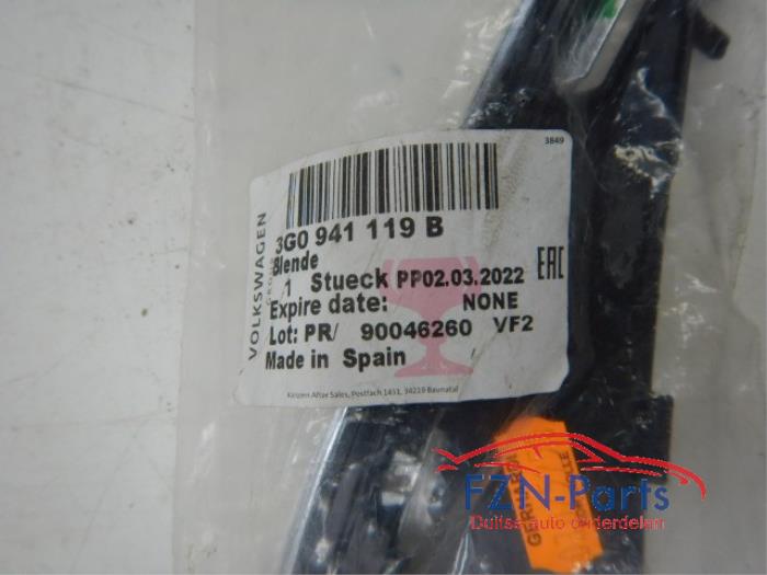 VW Passat B8 Koplamp Sierlijst Chrome Links