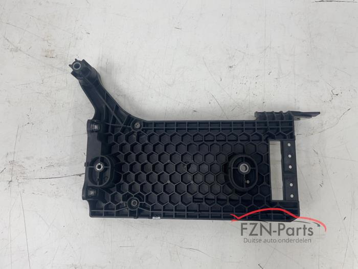 VW Golf 8 GTE Accubak