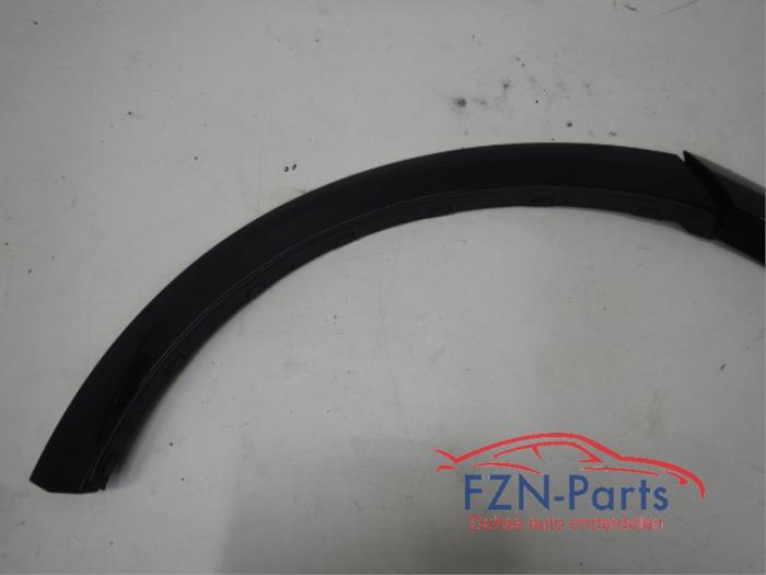 Wielrand achter Audi Q8 (22742320)