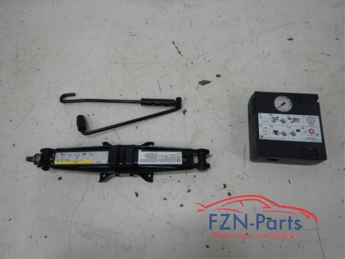 Audi A3 8Y Schuim + Gereedschap + Krik + Luchtpomp