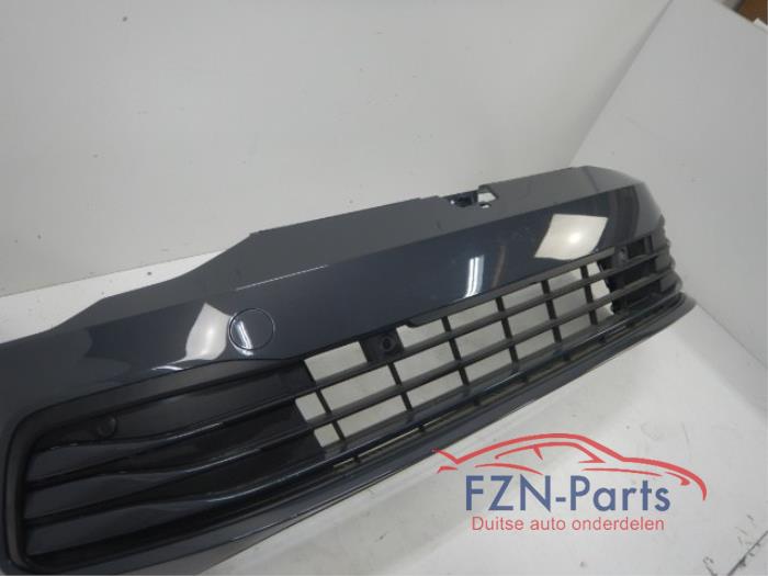 VW Golf 8 Voorbumper 4PDC LI7F Urano Grey