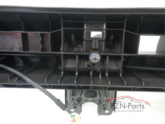 VW Touran 5TA Front met sloten