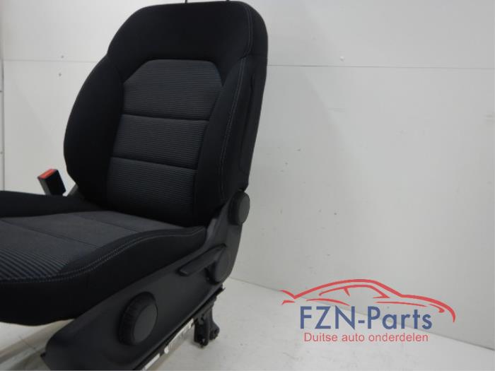 Stoel links Mercedes B-Klasse (22740075)