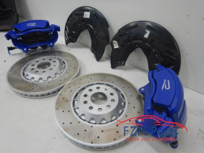 VW Golf 8 R remset Voorzijde 357MM