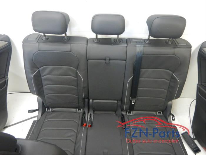 VW Tiguan 5NN Allspace Interieur Leer Middenconsole Stoelverwarming geen airbags, oude overzetten Mist voorste deurpanelen 2KM oudInterieur voorstoelen achterbank middenconsole deurpanelen achter 1.6 TDI 122007 01-05-2016 01-06-2020
1.4 eHybrid 143258 01-11-2020 07-03-2024
2.0 TSI 4motion 135157 01-09-2018 01-07-2020
2.0 TSI 4motion 121841 01-06-2016 07-03-2024
2.0 TSI 4motion 143253 01-01-2021 07-03-2024
1.4 TSI 119768 01-05-2016 07-03-2024
2.0 TDI 4motion 119690 01-04-2016 01-07-2020
1.5 TSI 140708 01-07-2018 07-03-2024
2.0 TSI 4motion 118646 01-01-2016 07-03-2024
1.4 TSI 4motion