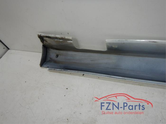 Zijskirt rechts Mercedes B-Klasse (22727843)