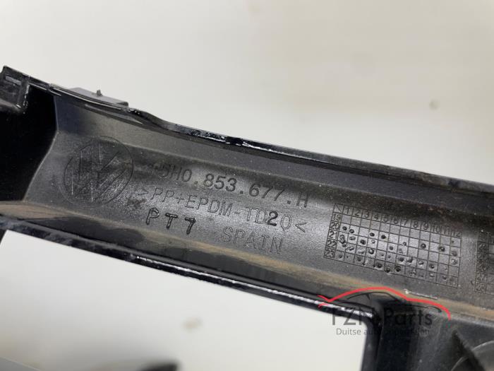 Bumper Rooster Volkswagen Golf (22921920)