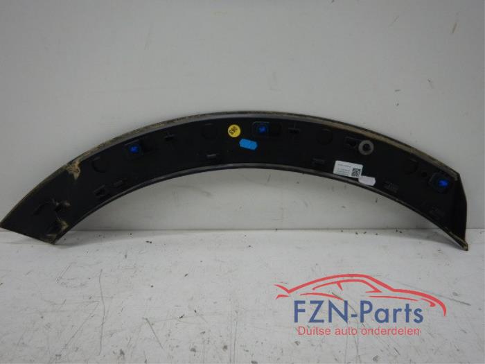 Wielrand achter Audi E-Tron (22740332)