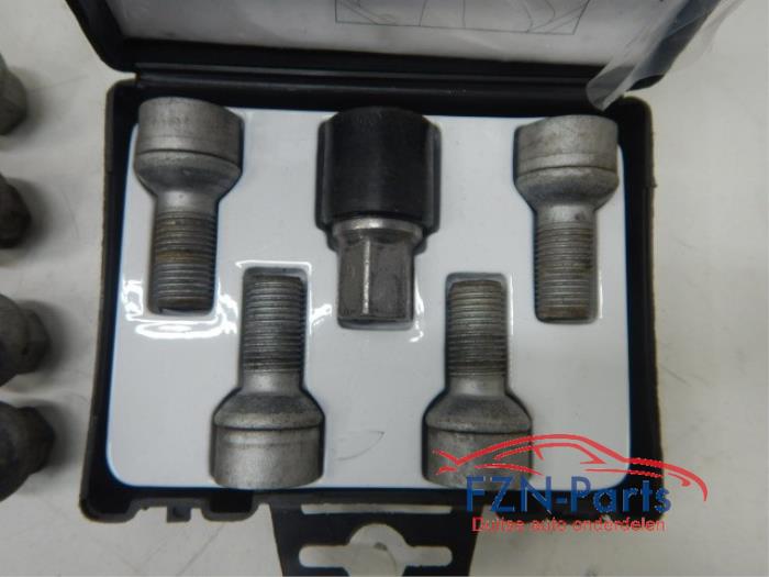 Mercedes-Benz C-Klasse W205 C63 Wielboutenset+ Sloten B