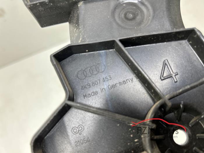 Audi A6 Avant station bumper geleider steun links - achter