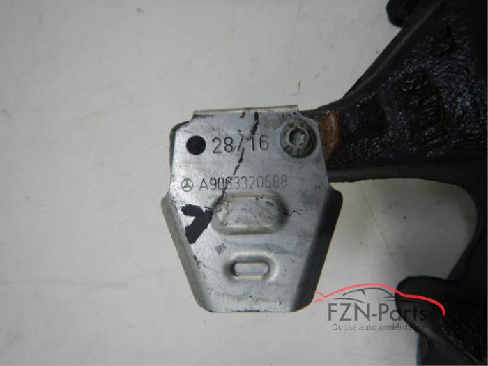 Fusee links-voor Mercedes Sprinter (22729873)