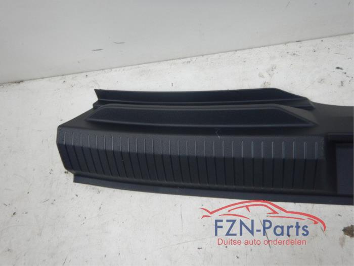 VW Golf 8 Variant Instapbekleding Achterklep