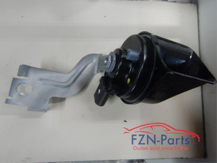 VW Golf 8 Claxon Met Houder